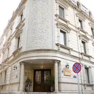 فندق Nemi Center, باكو